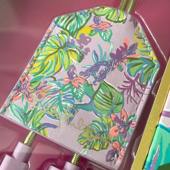 Lilly Pulitzer Charging Tag - Picture 2 of 4